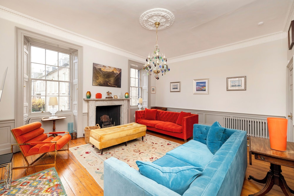 Luxury Family Flat in Edinburgh New Town — 4-Star Luxury Hotel in Edinburgh, United Kingdom