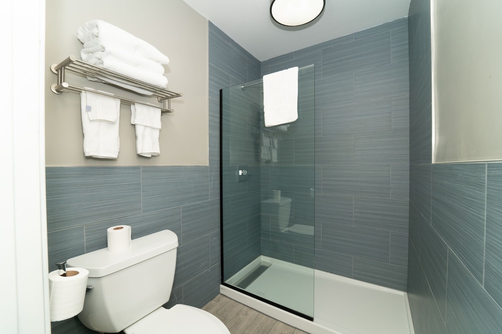 Hollywood Palms Inn and Suites - photo 67