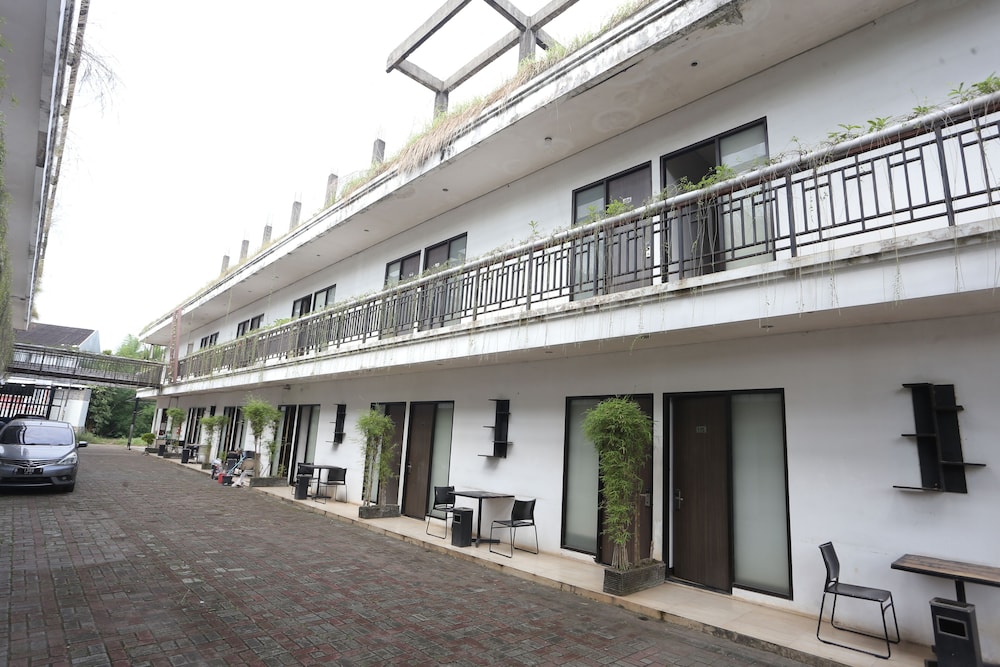 King Stone Hotel By Arba — Bekasi — photo 2
