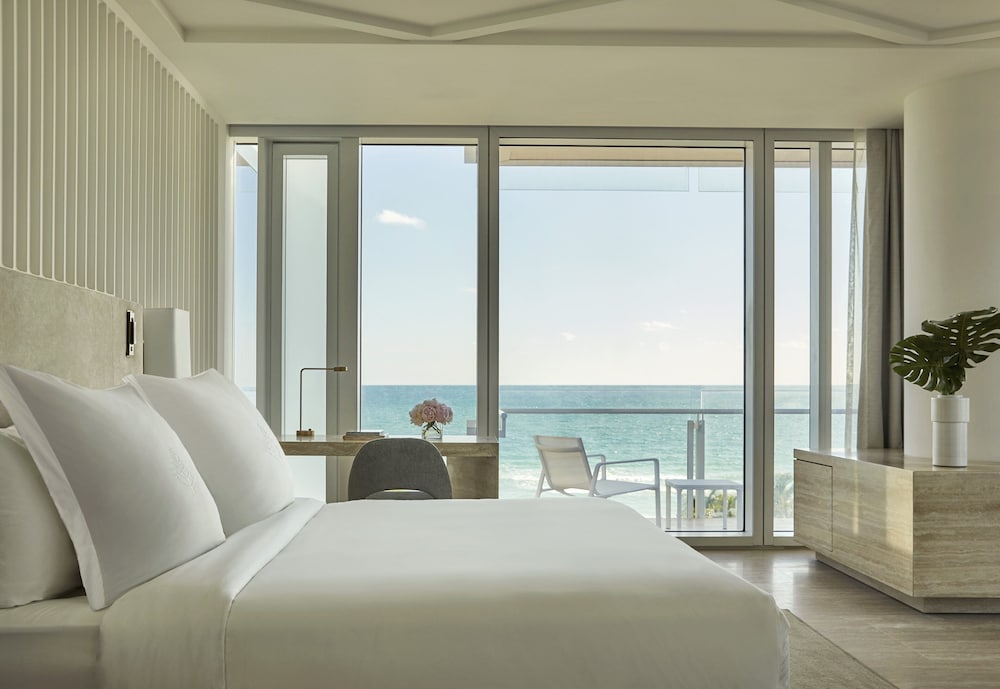 Four Seasons Hotel at The Surf Club - photo 11