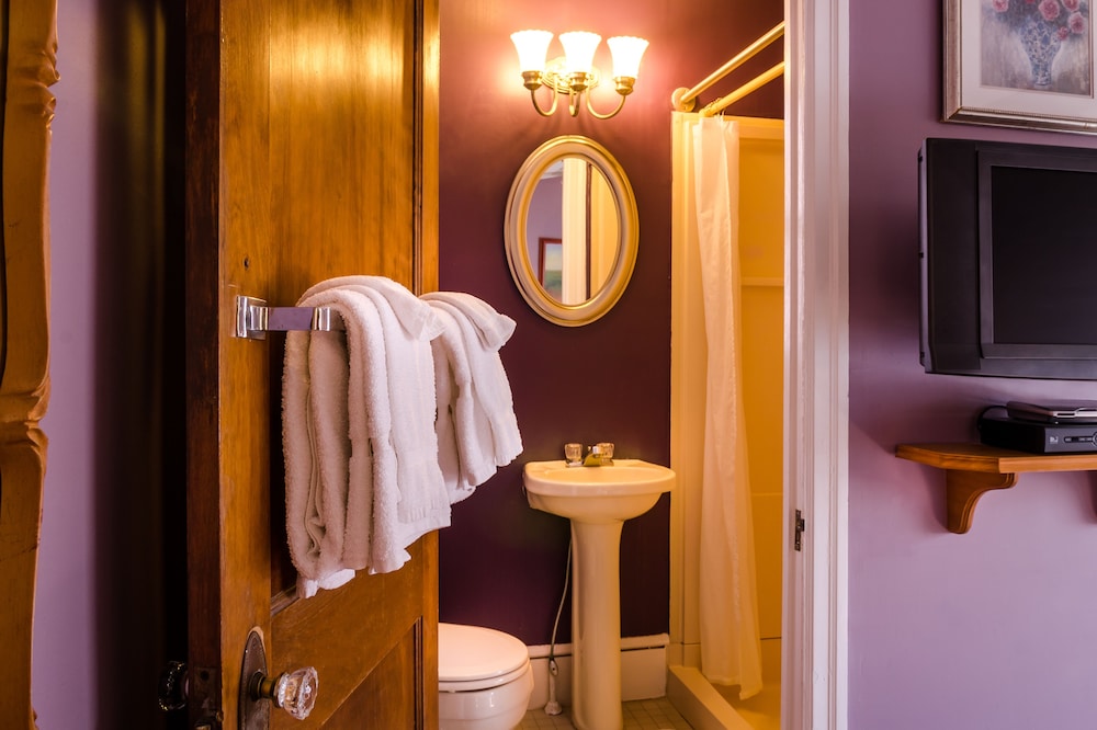 Carisbrooke Inn - photo 24