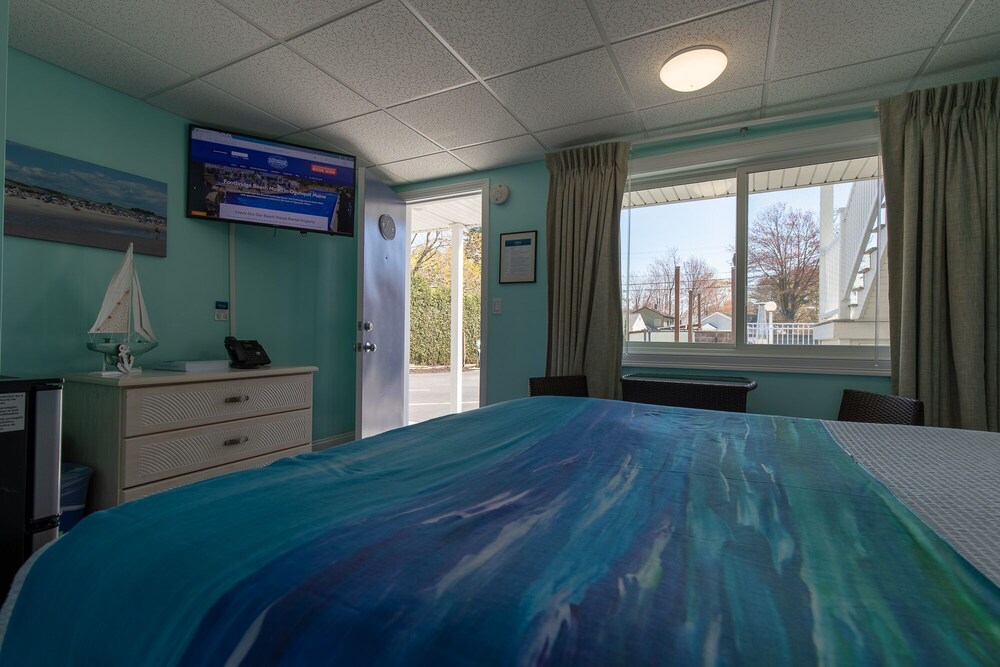 Footbridge Beach Motel - photo 34
