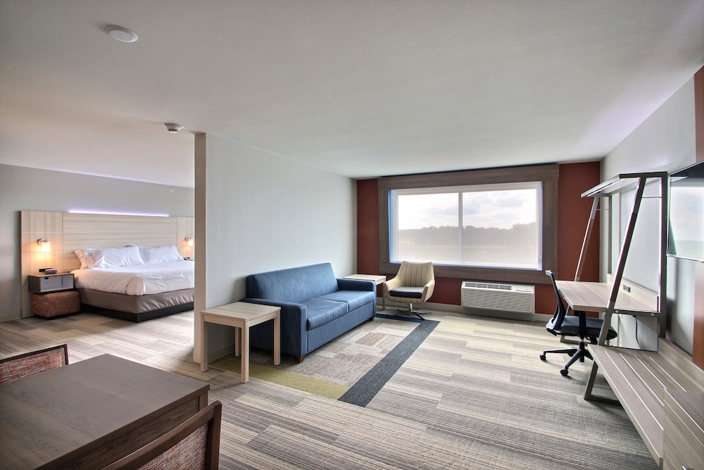 Holiday Inn Express & Suites Fond Du Lac by IHG - photo 15