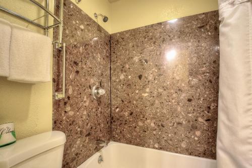 Bayside Inn - photo 21