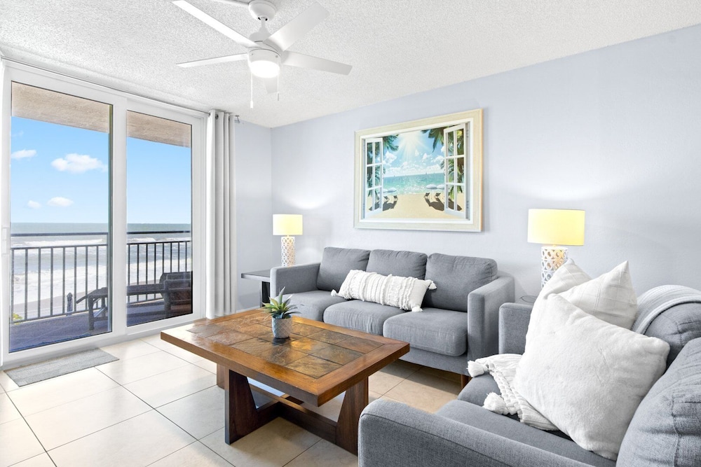 Indian Harbour Beach Club by Happy Palm Stays - photo 14