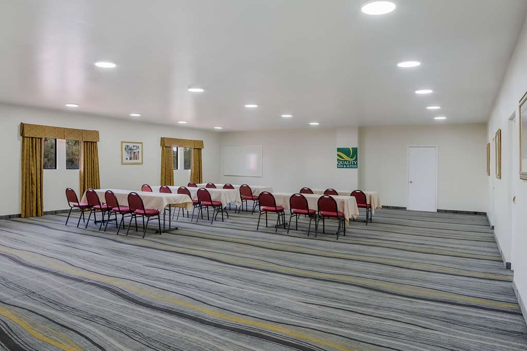 Quality Inn & Suites Goodyear Phoenix West - photo 14