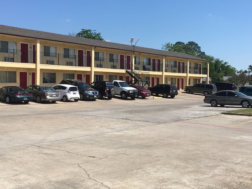 Great Western Inn & Suites - photo 17