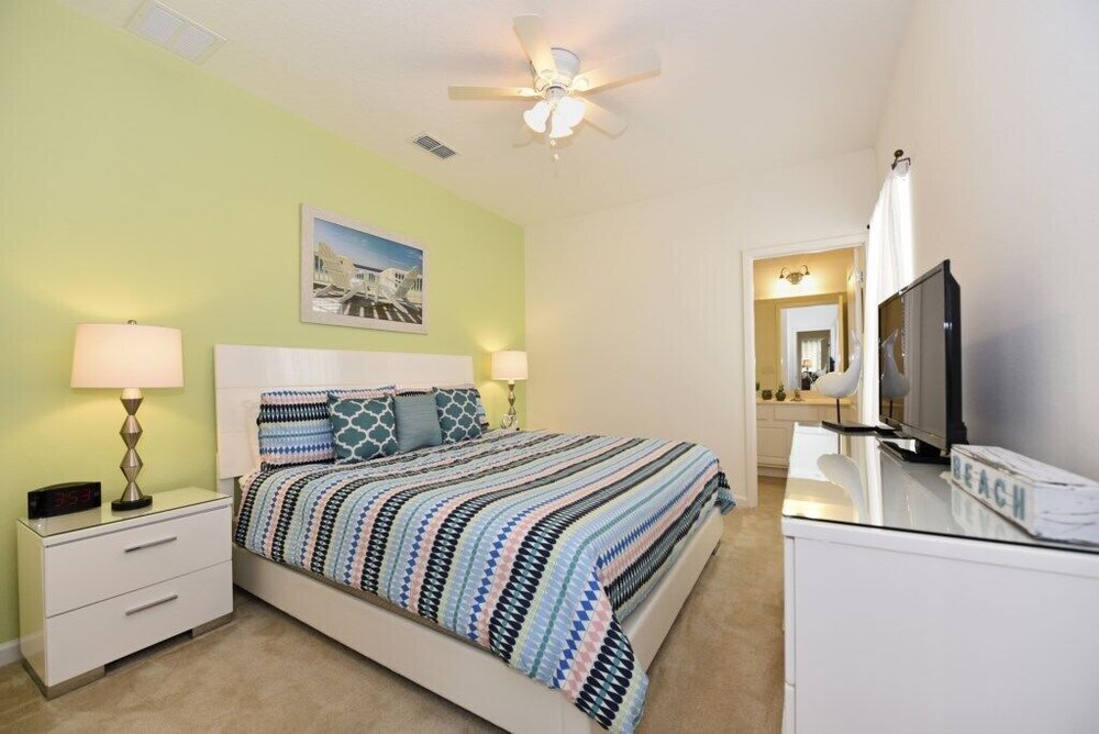 4557 Cabello Loop 6 bedrooms 3 bathrooms - photo 6