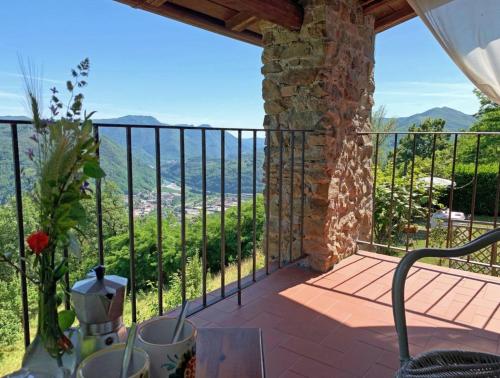 La casa In Valli 35 — 4-Star Luxury Hotel in Bagni Di Lucca, Italy