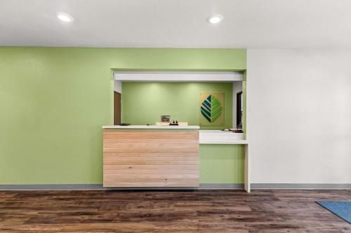 WoodSpring Suites Corona - photo 11