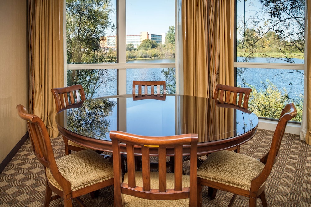 DoubleTree by Hilton Seattle Airport - photo 22