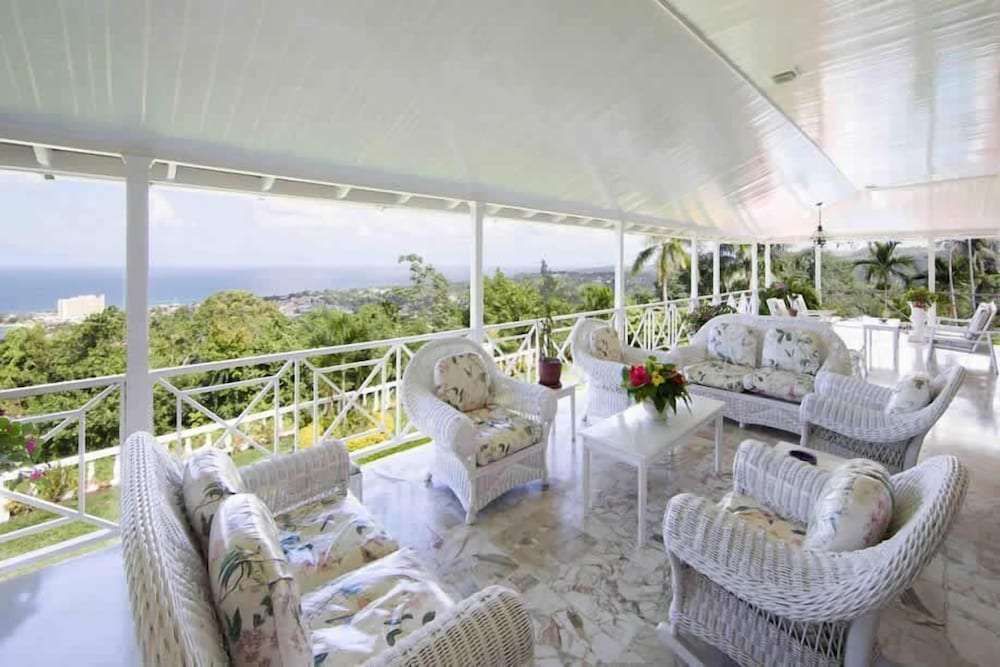 Stoneaway 6BR by Jamaican Treasures — 4-Star Luxury Hotel in Ocho Rios, Jamaica