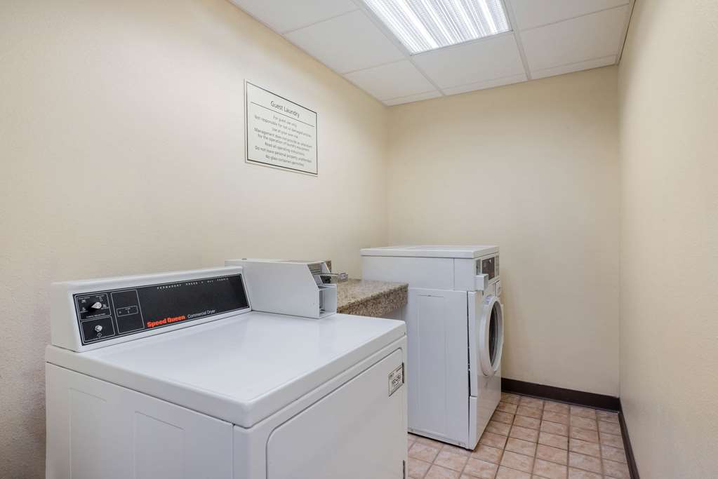 La Quinta Inn & Suites by Wyndham Mansfield OH - photo 46