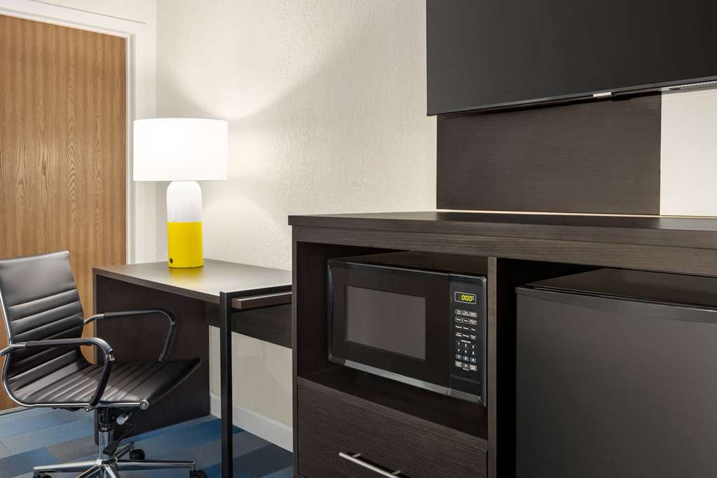 Days Inn by Wyndham Chillicothe - photo 22