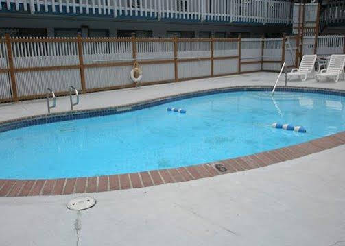 Econo Lodge Everett - photo 6
