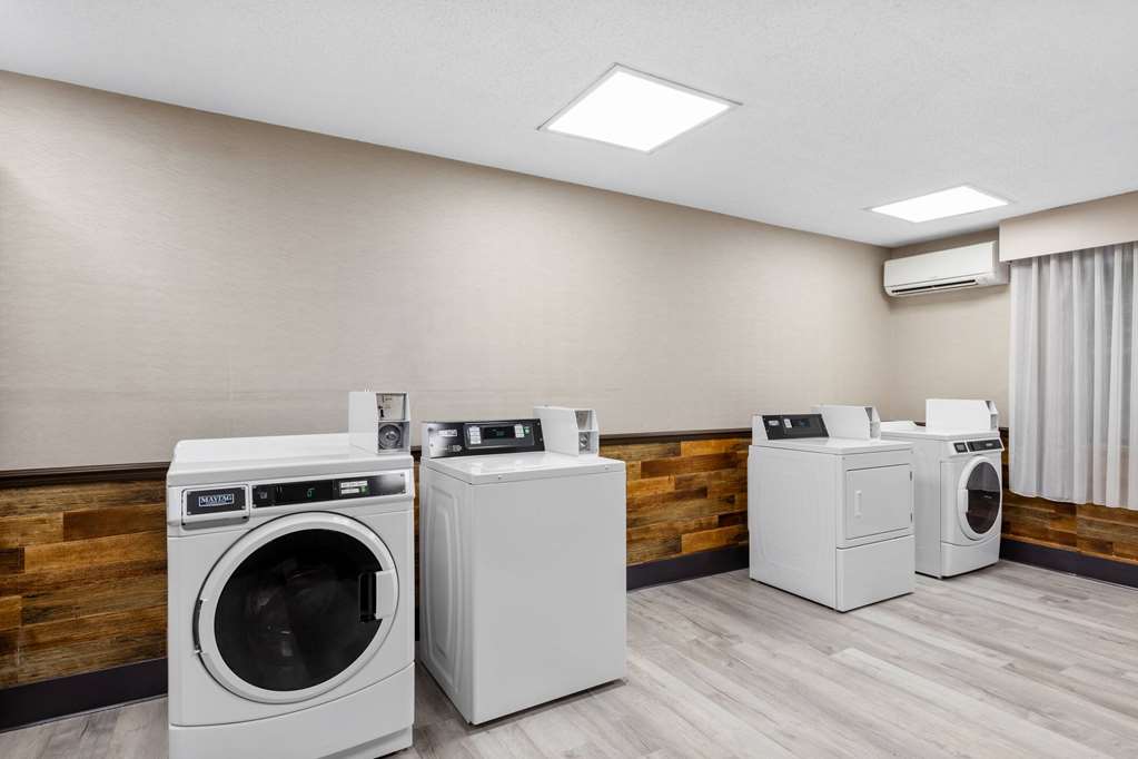 La Quinta Inn & Suites by Wyndham Goodlettsville Nashville - photo 39
