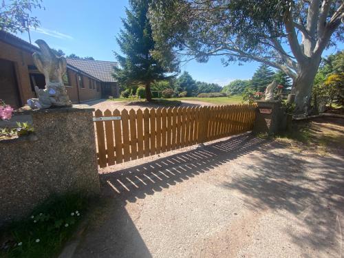 Drummond House Pets welcome free 3 acres of gardens free parking — 4-Star Luxury Hotel in Brackley, United Kingdom