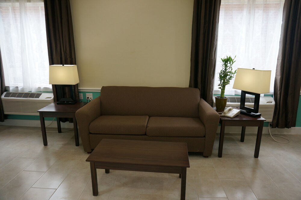Texas Bungalows Hotel & Hotel Que at Lakeline Austin Cedar Park - photo 3