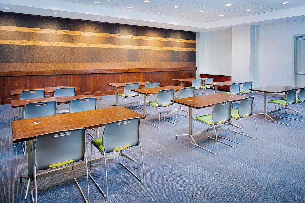 Aloft Charlotte City Center - photo 31