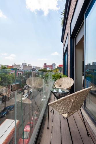 Amazing 3BR with balcony in Roma Norte — 4-Star Luxury Hotel in Mexico City, Mexico