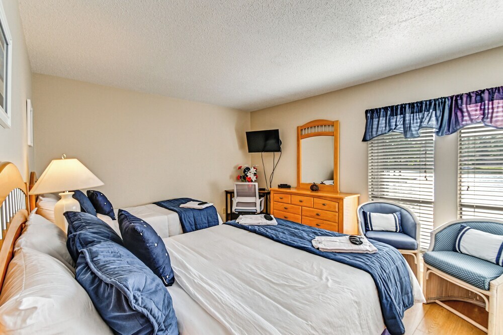Lakeview Condo w Resort Pool: 2 Miles to Golf - photo 4