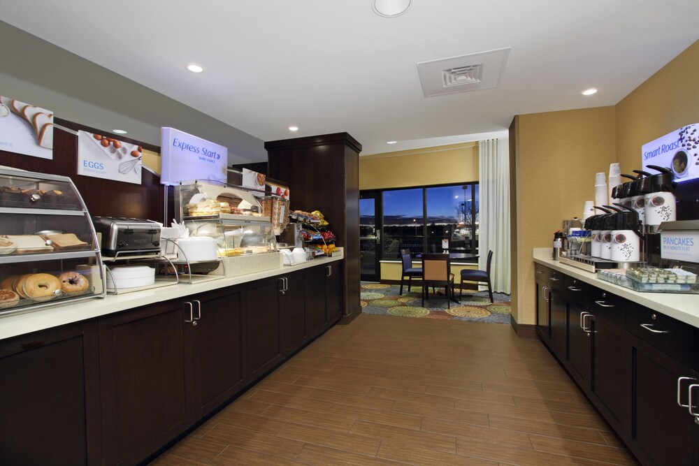 Holiday Inn Express & Suites Colorado Springs First & Main by IHG - photo 31