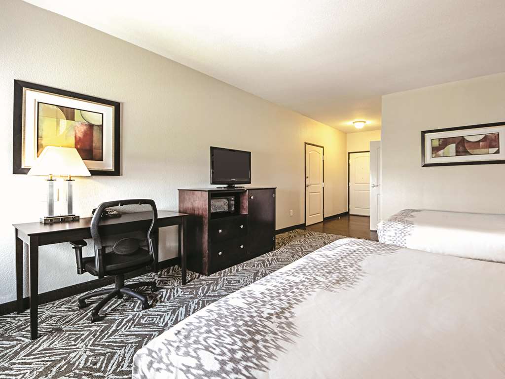 La Quinta Inn & Suites by Wyndham McKinney - photo 19