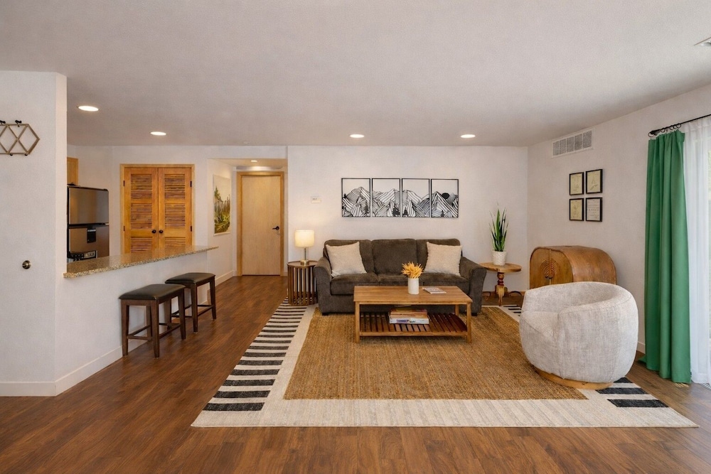 Edelweiss Escape condo — 4-Star Luxury Hotel in Leavenworth, United States