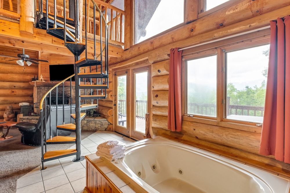 Star Views Secluded W mountain Views 2 Bedroom Cabin by Heavenly Views Resort - photo 19