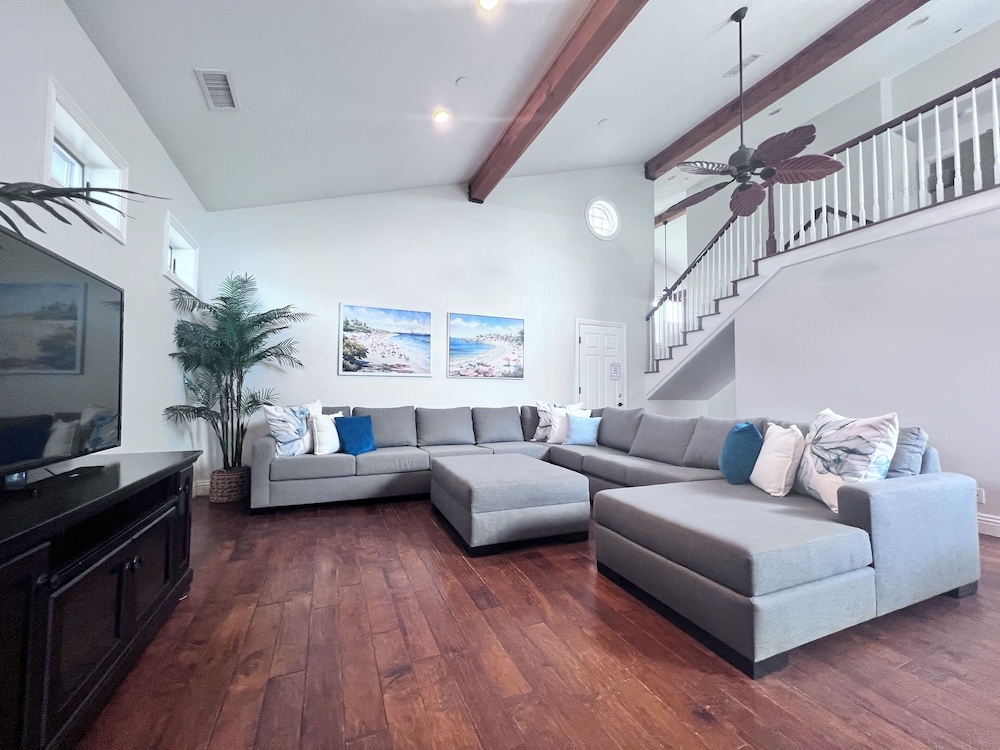 Destination #09 in Anaheim, United States