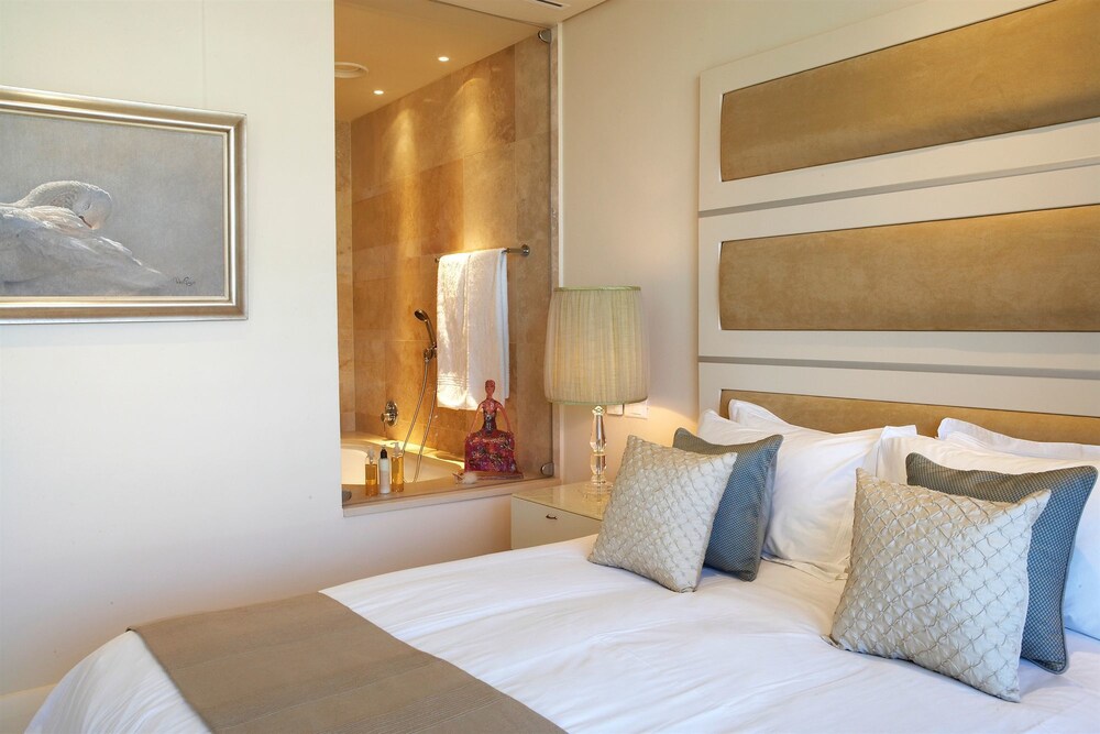 Pembroke 403 — 5-Star Luxury Hotel in Cape Town, South Africa