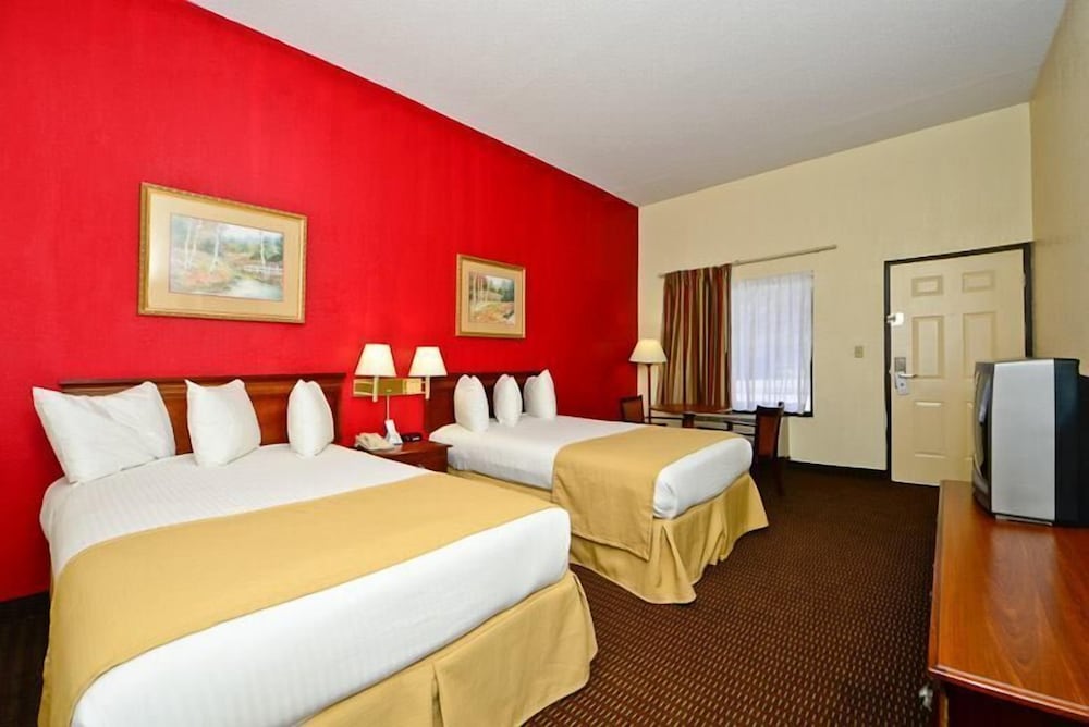 Manchester Heritage Inn And Suites - photo 5