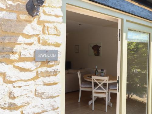 Ewecub Barn — Burford — photo 4