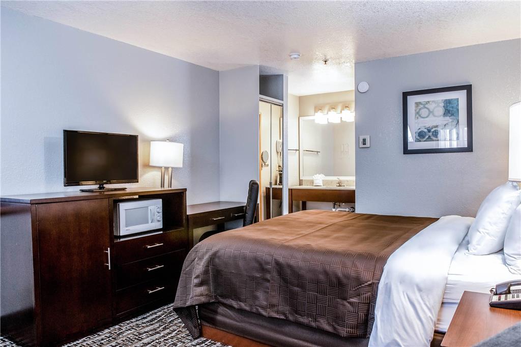 Clarion Hotel By Humboldt Bay - photo 10