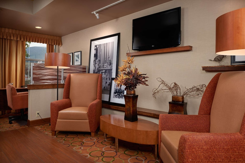Hampton Inn Butte - photo 3