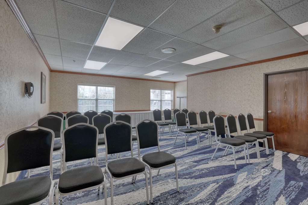 Comfort Suites Appleton Airport - photo 60