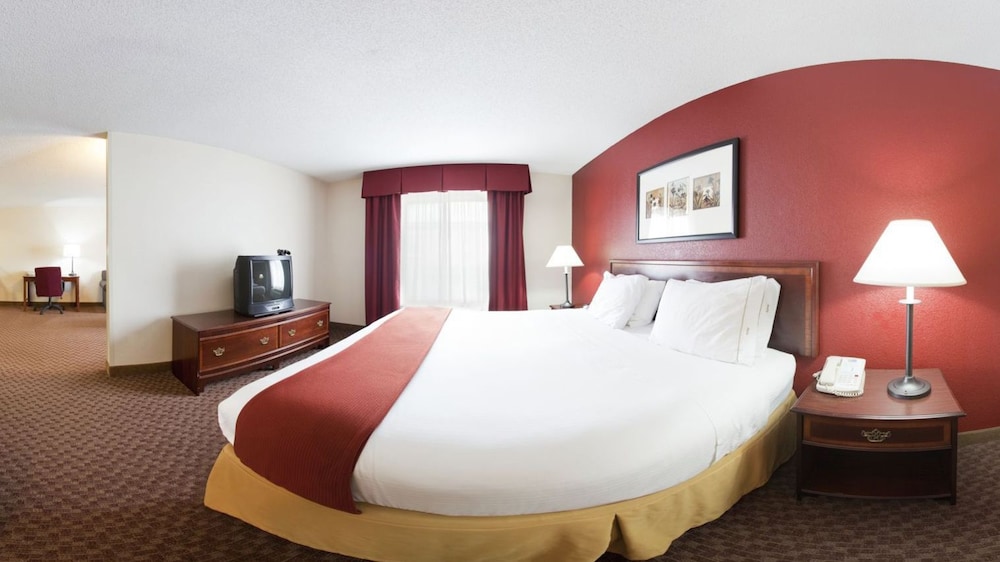 Baymont by Wyndham Merrillville - photo 14
