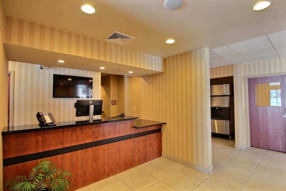 Cobblestone Inn & Suites Brillion - photo 50