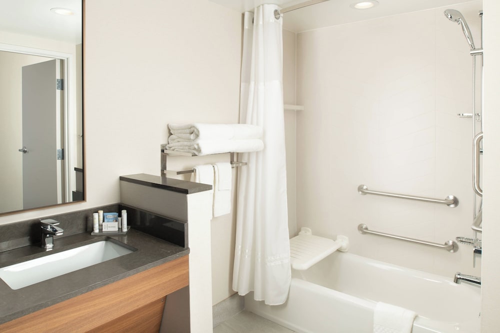 Fairfield Inn & Suites Athens Marriott - photo 20