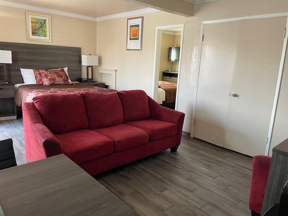 Holland Inn & Suites - photo 26
