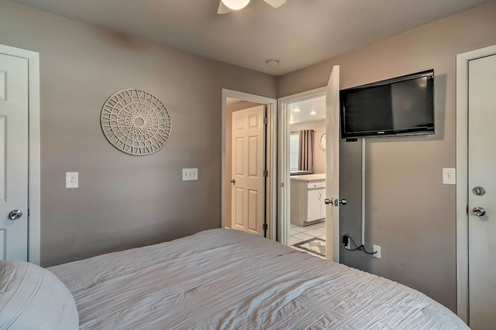 Modern Resort Condo about 3 Mi to Branson Landing - featured photo