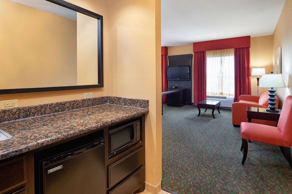 Hampton Inn & Suites Waco South - photo 27