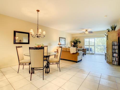 Superb 32 condo tucked away next to the Estuary in Oceanwalk . Oceanwalk 4 204 — 4-Star Luxury Hotel in Edgewater, United States