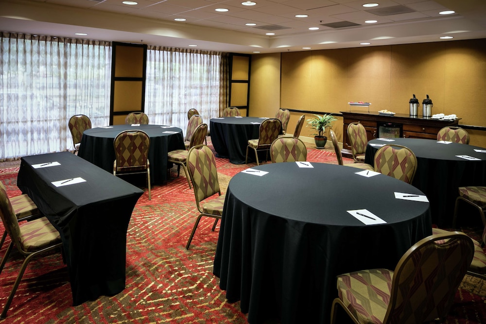 Hilton Stockton - photo 29