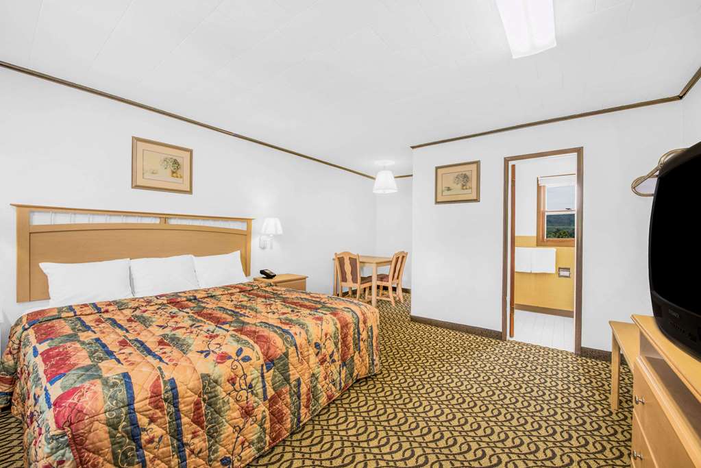 Knights Inn Pine Grove - photo 12