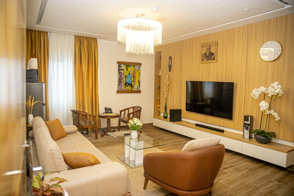 Résidence Royale — 4-Star Luxury Hotel in Cotonou, Benin