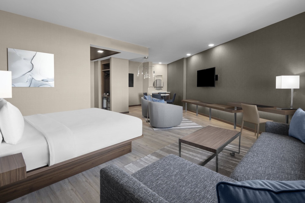 AC Hotel Charlotte Ballantyne - photo 17