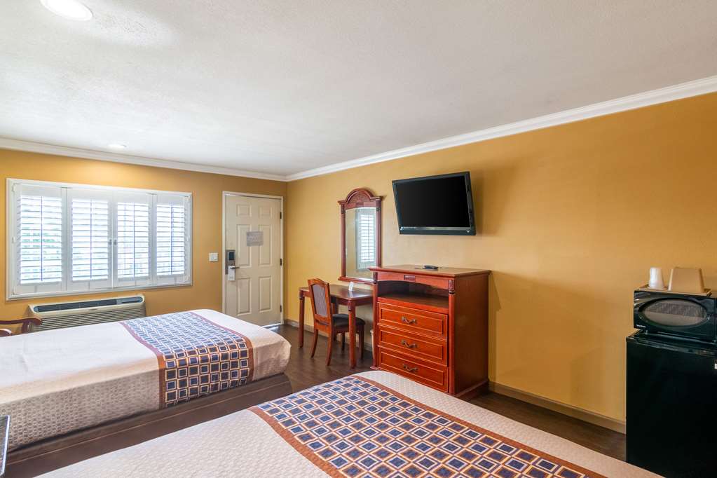 Rodeway Inn Artesia Cerritos - photo 19