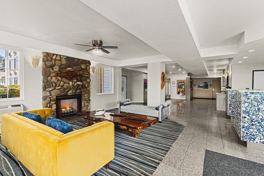 The Ashley Inn & Suites - photo 10