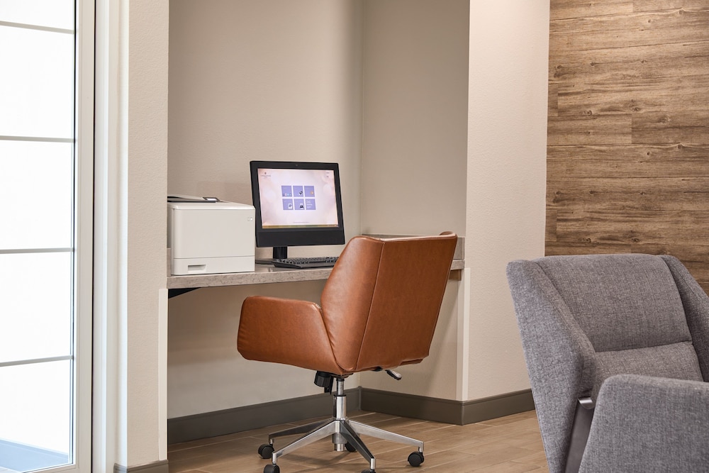 Candlewood Suites Milwaukee Airport by IHG - photo 41